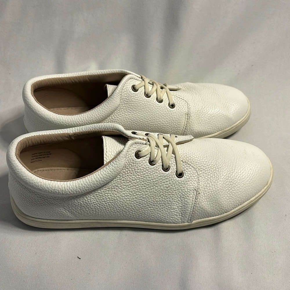 Monkey Feet for Mommy textured white leather Sneaker  40